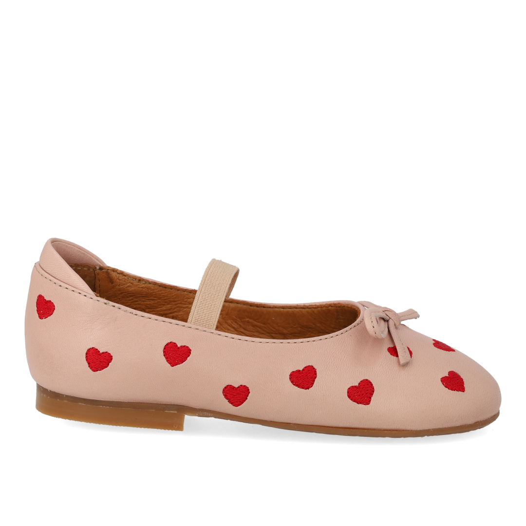 ballerinas with hearts