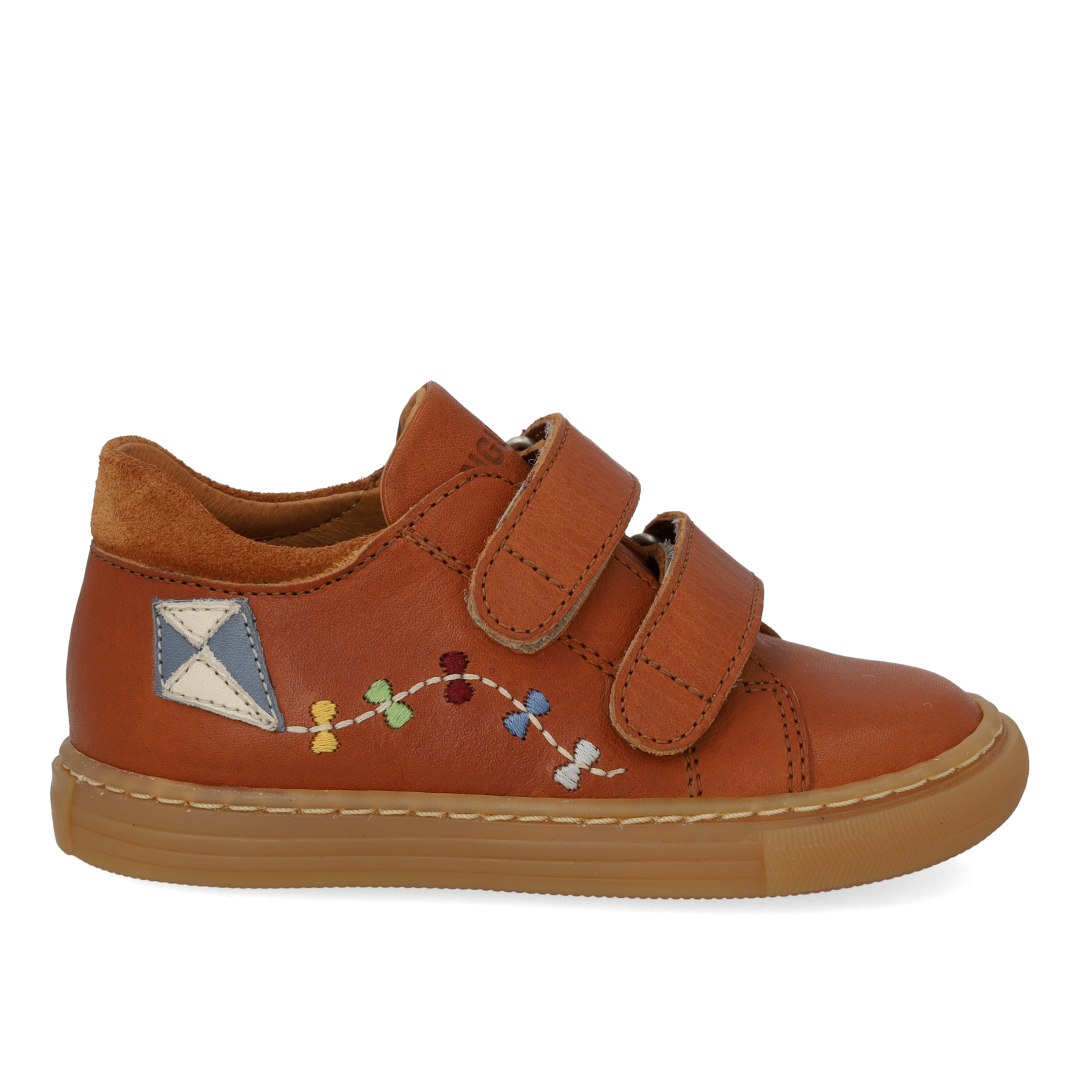 Sneaker with dragon detail