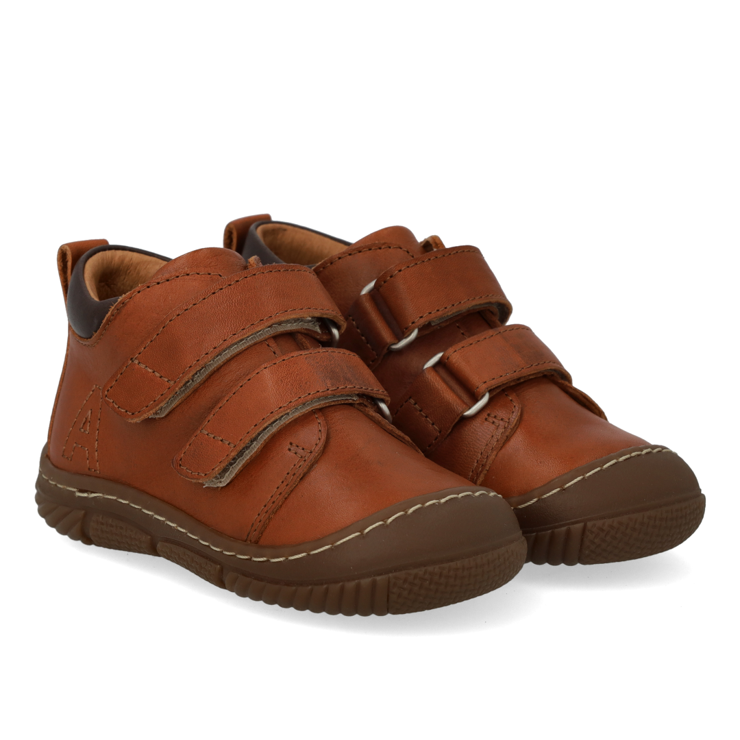 Velcro boot with reinforced toe