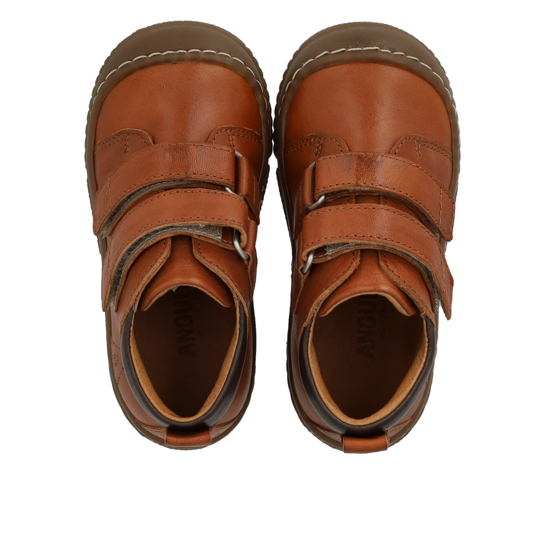 Velcro boot with reinforced toe
