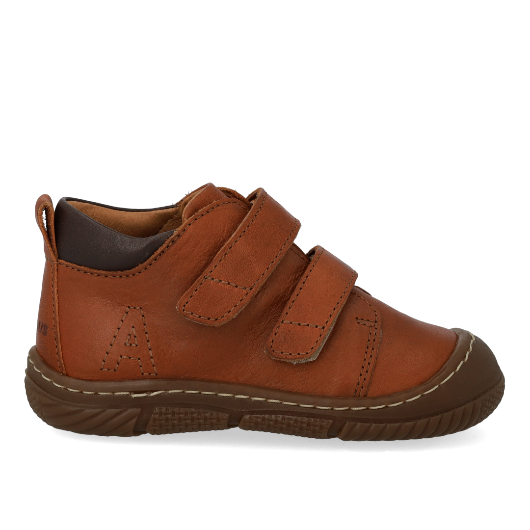 Velcro boot with reinforced toe