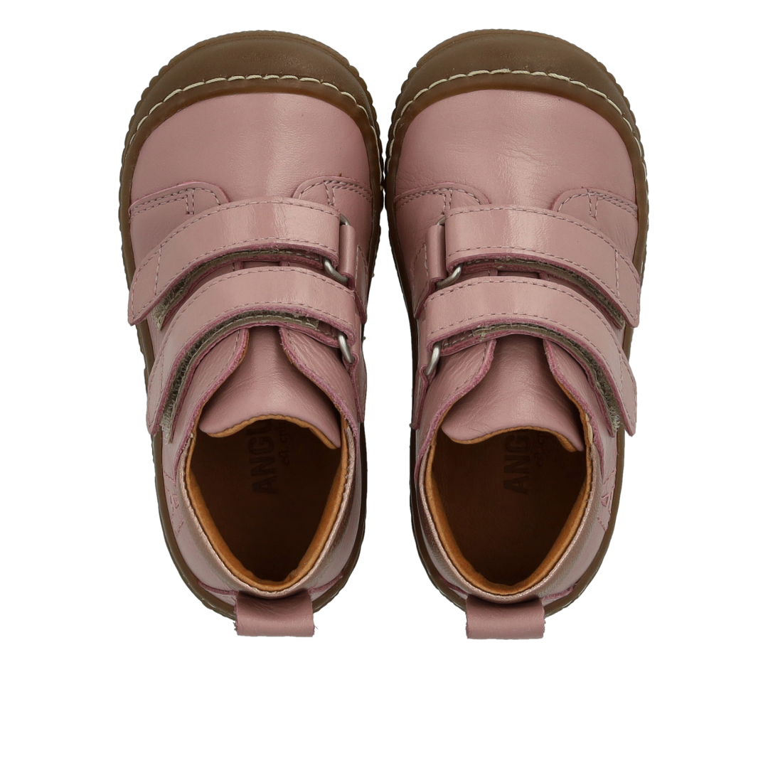 Velcro boot with reinforced toe