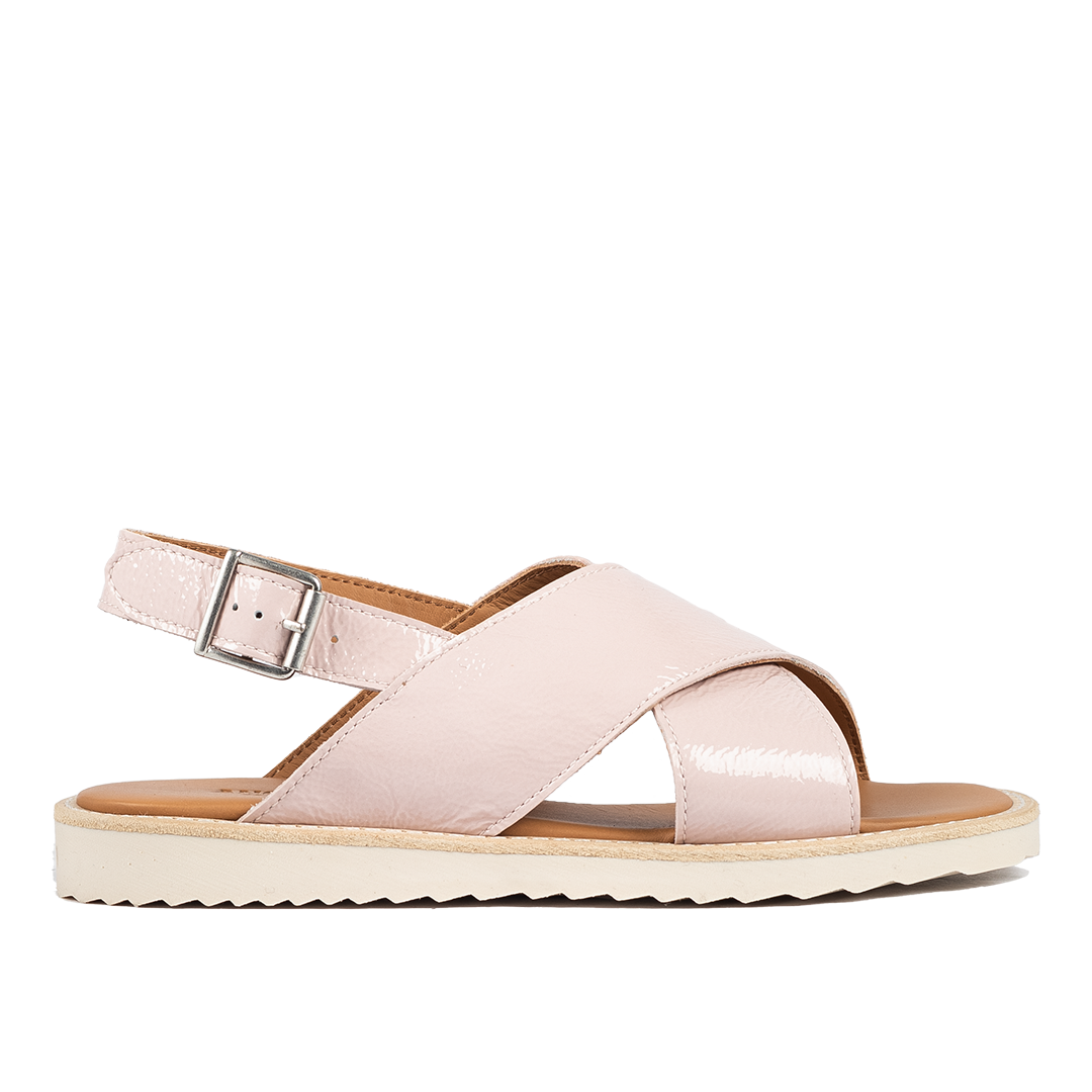 Cross sandal with buckle closure