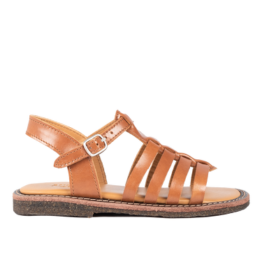 Sandal with open toe and buckle closure