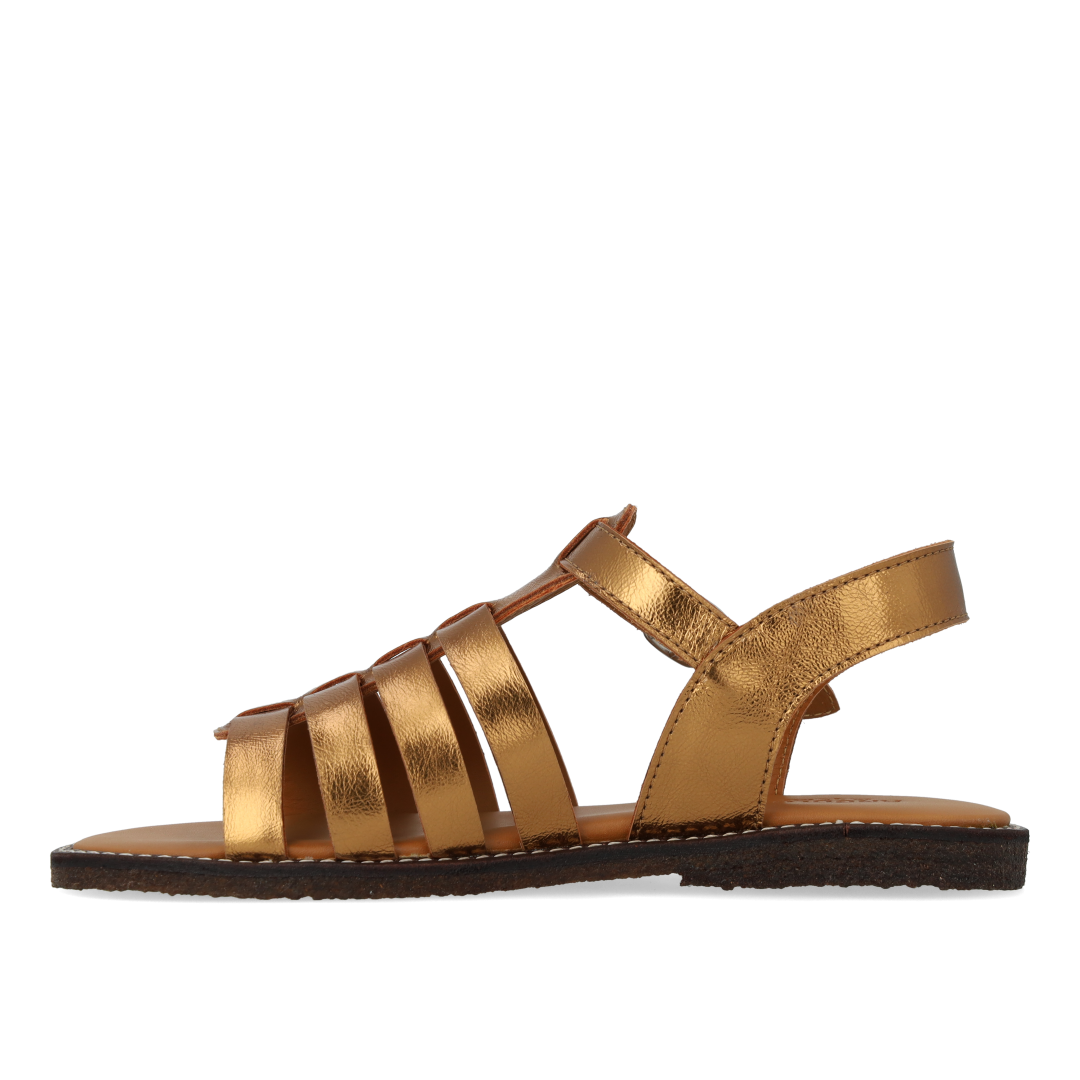 Open-toe sandal with buckle closure