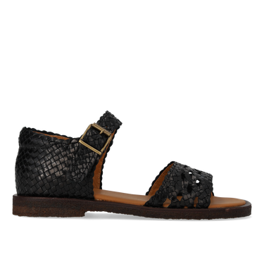 Hand-braided sandal with closed heel