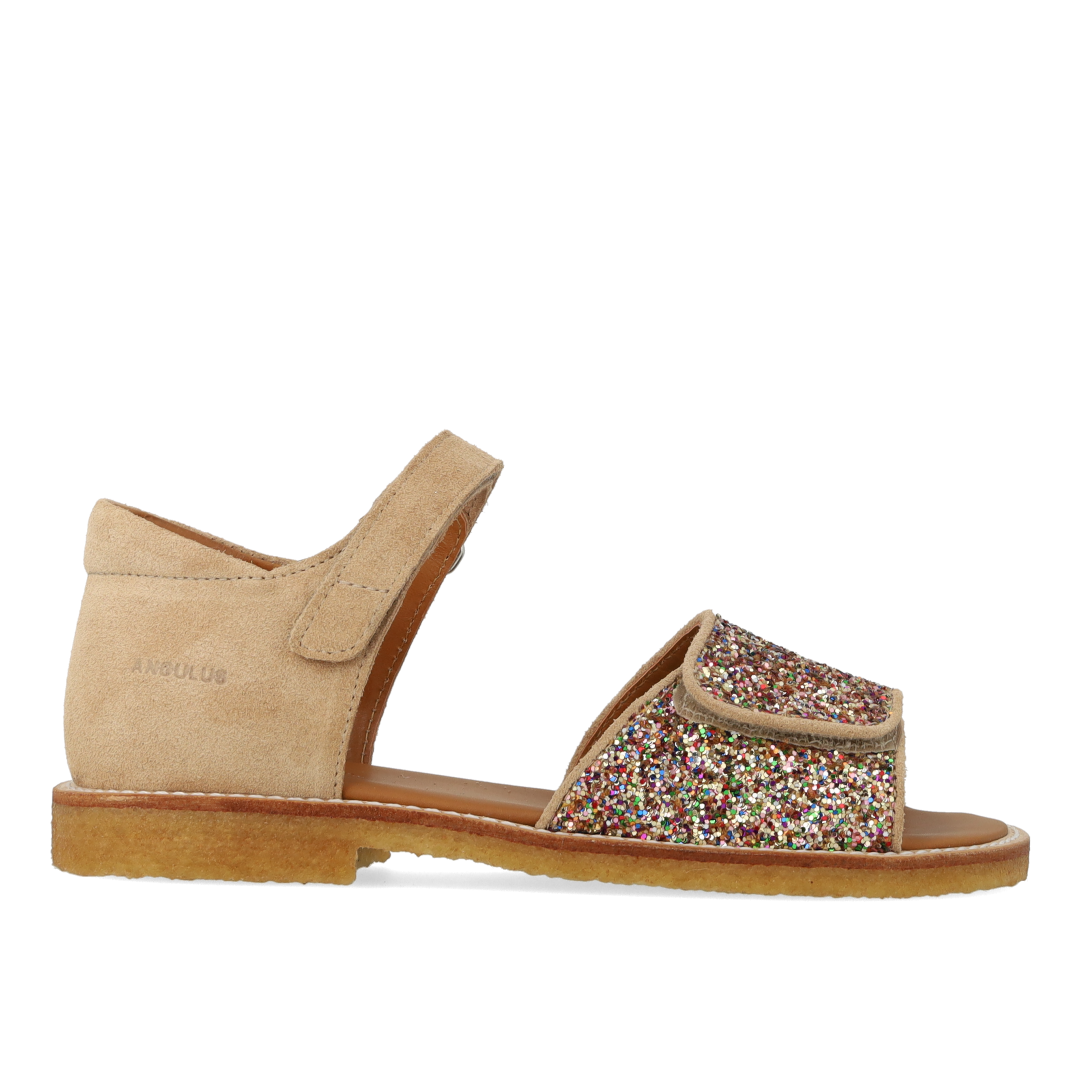 Adjustable leather sandal with sparkling glitter