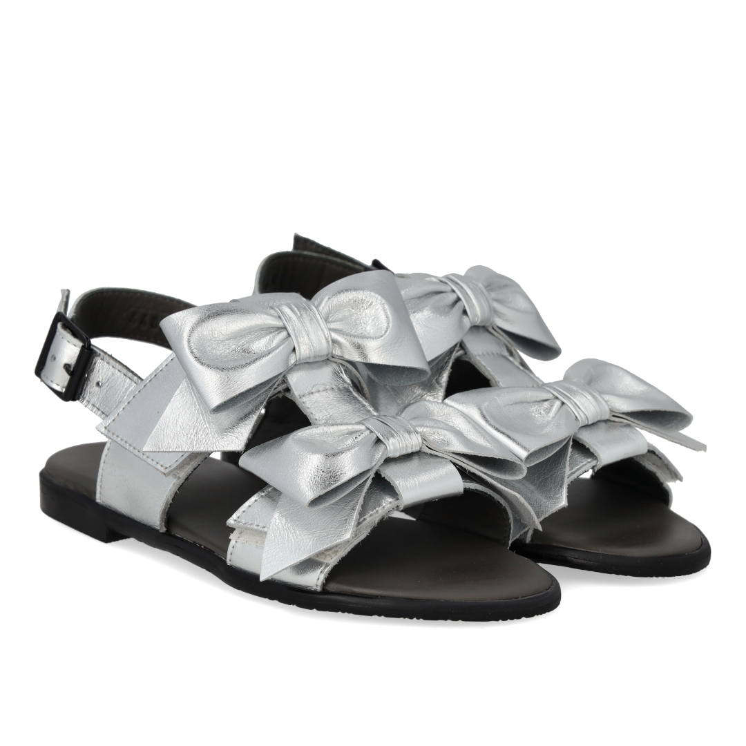 Sandal with bow, velcro and buckle