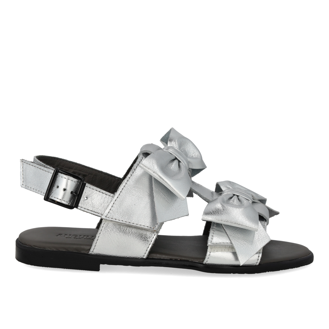 Sandal with bow, velcro and buckle