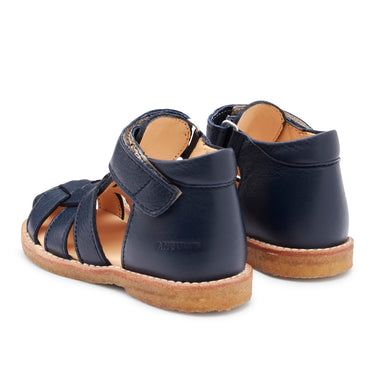 Starter sandal with velcro closure