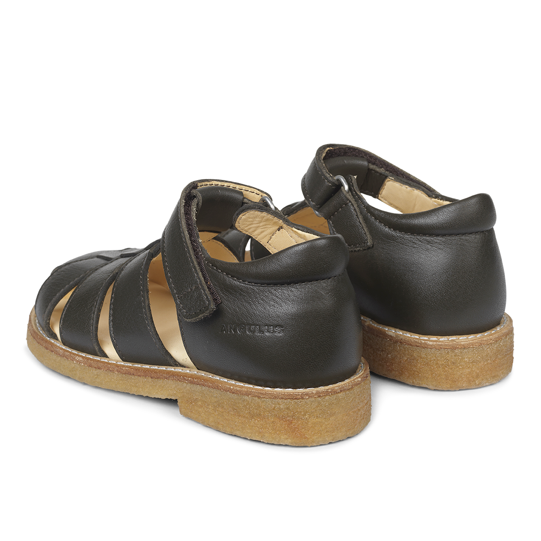 Sandal with adjustable velcro closure