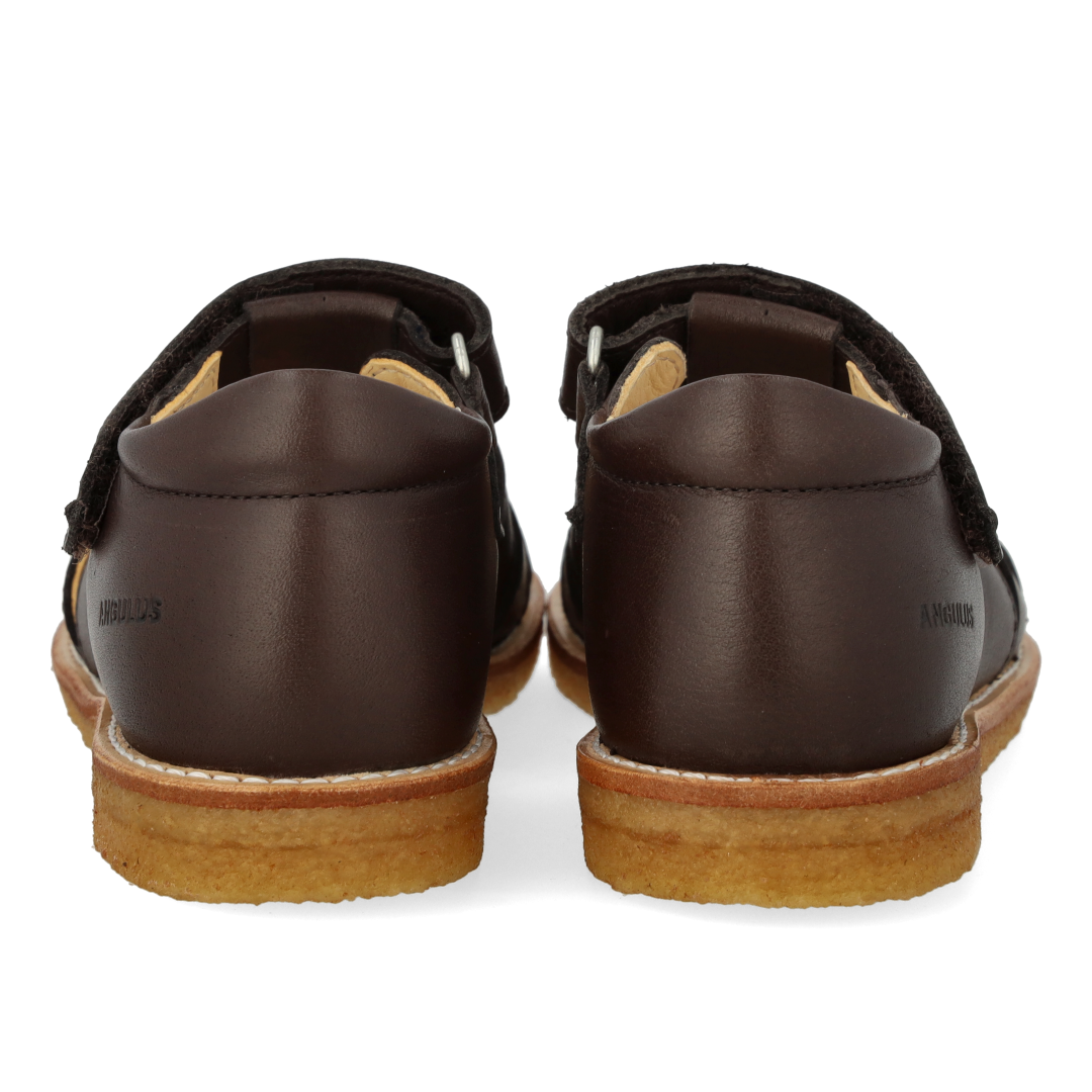 Sandal with adjustable Velcro closure