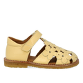 Sandal with closed toe and floral details