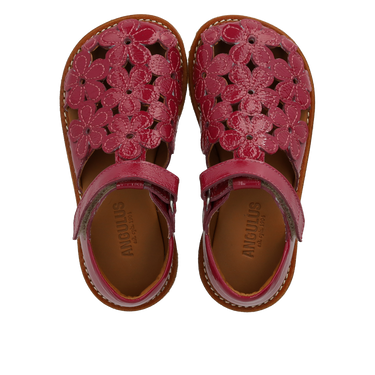 Sandal with floral details