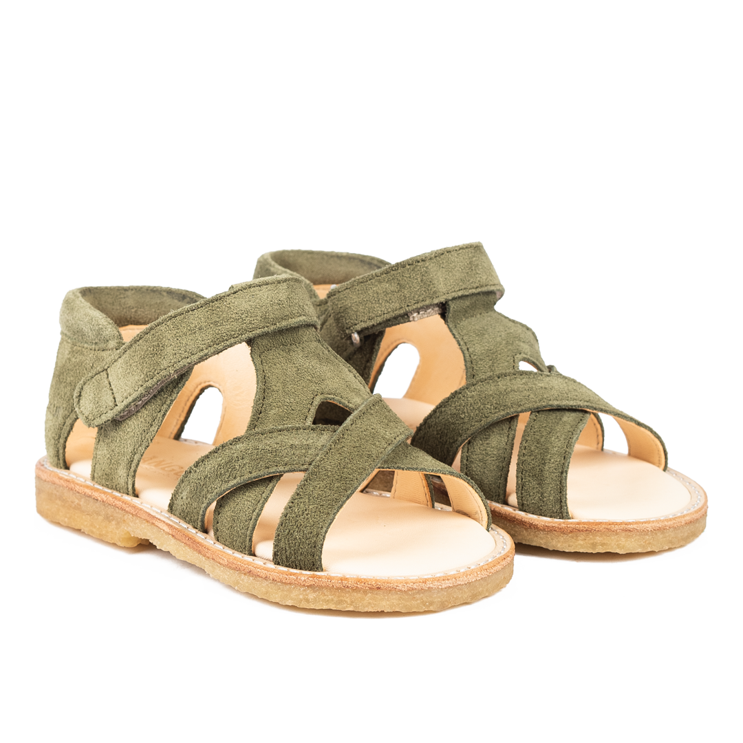 Criss-cross sandal with open toe and Velcro closure