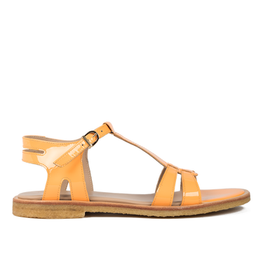 Feminine sandal with strap design