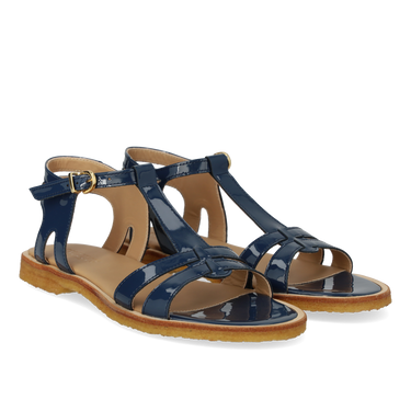 Classic strappy sandal