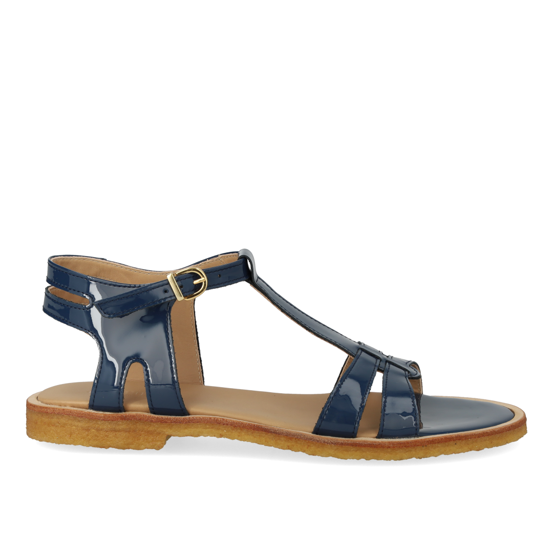 Classic strappy sandal
