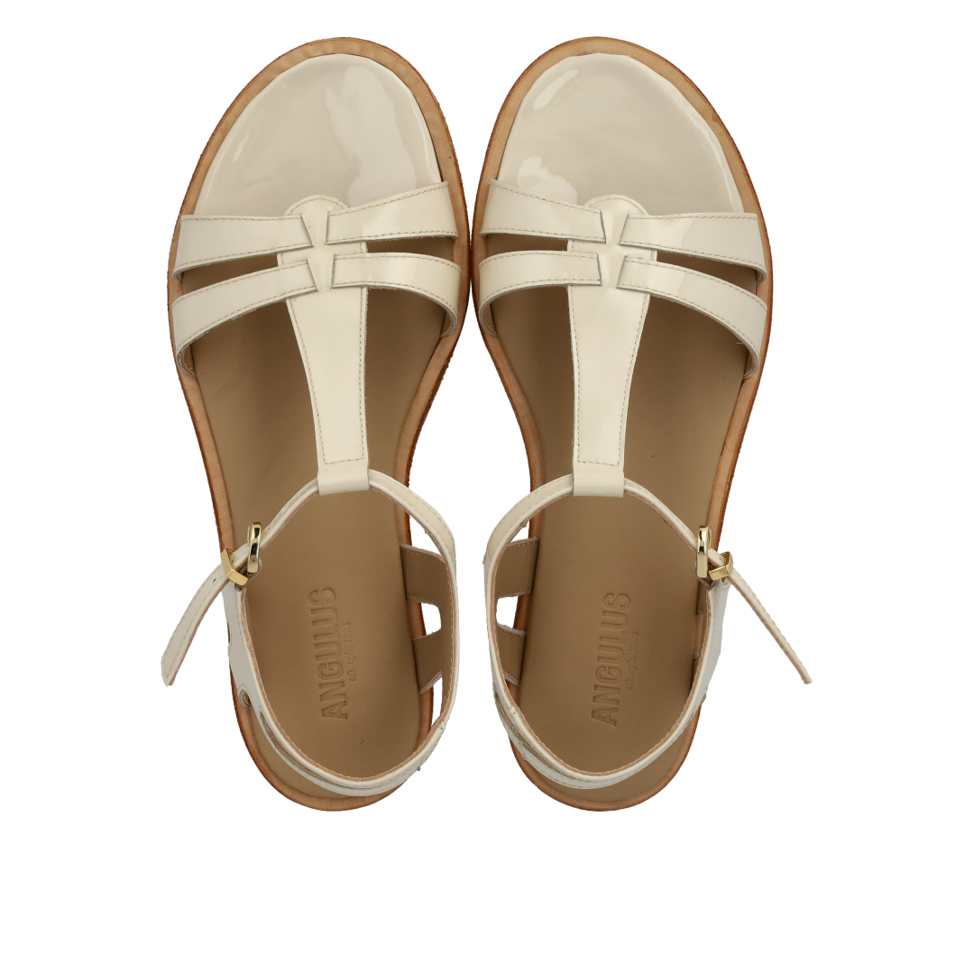 Classic strappy sandal