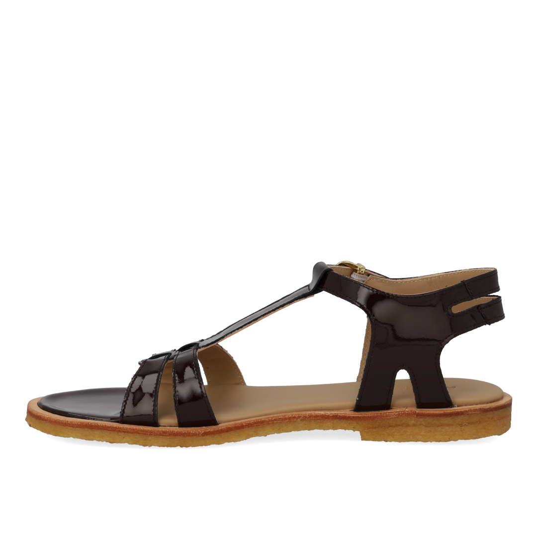 Classic strappy sandal