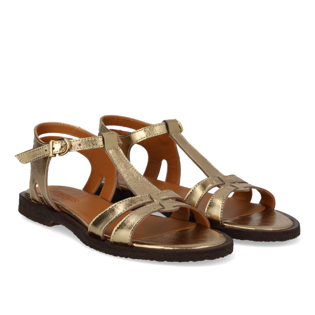 Classic strappy sandal