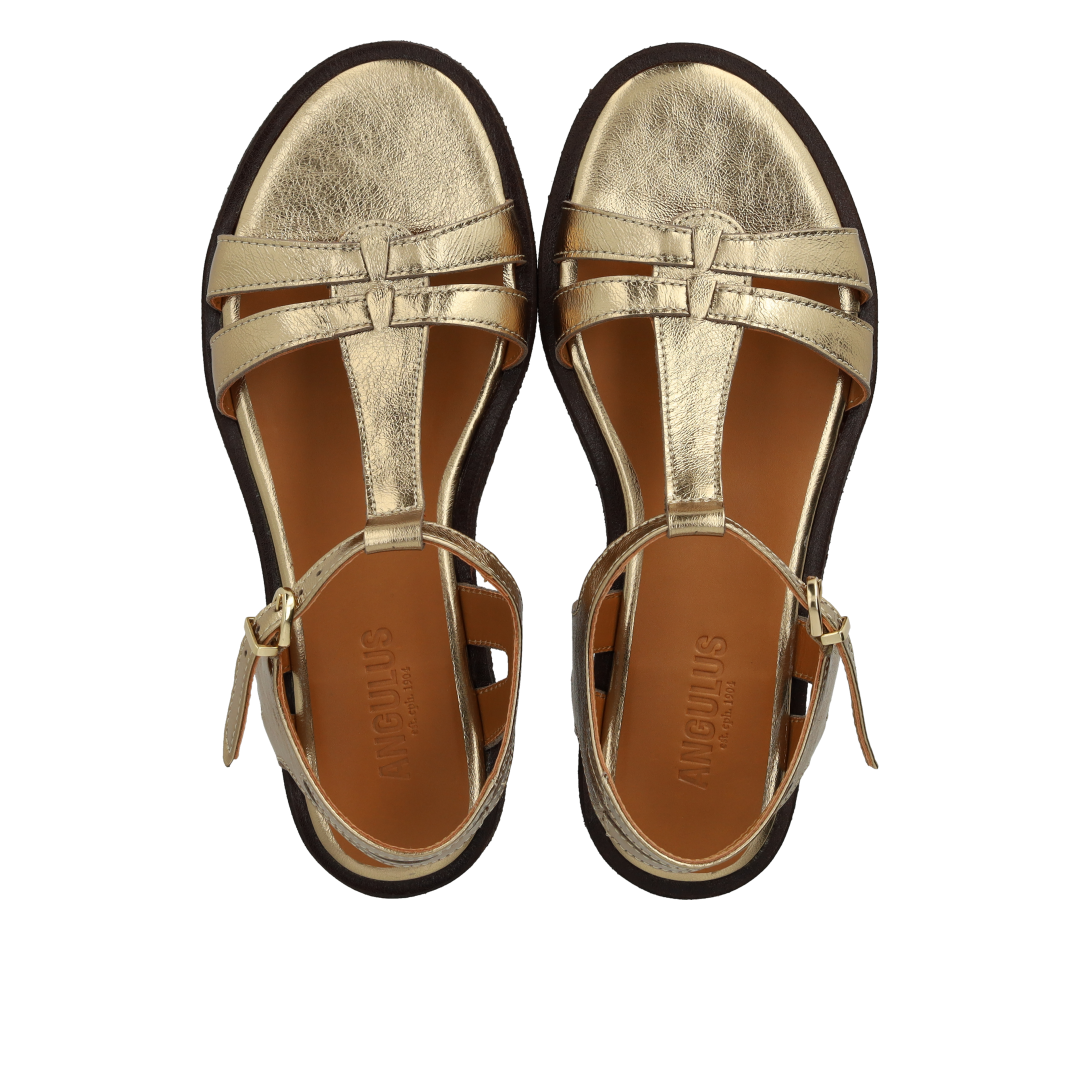 Classic strappy sandal