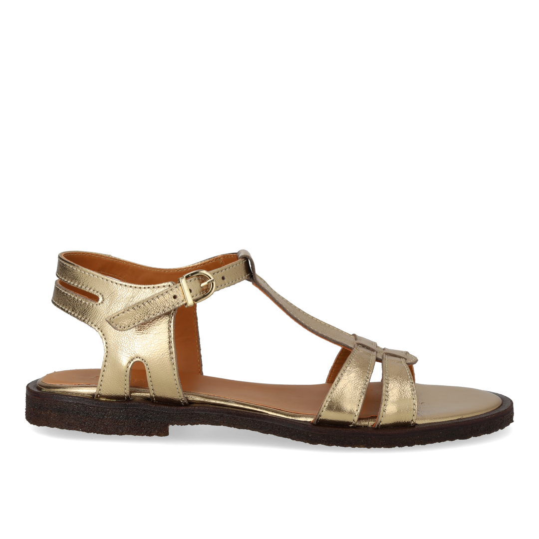 Classic strappy sandal