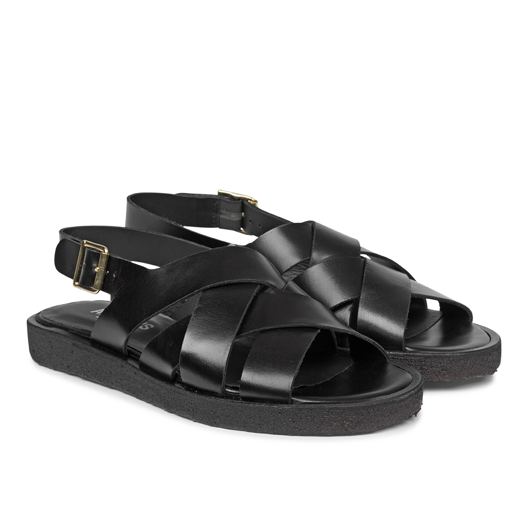 Sandal with buckle