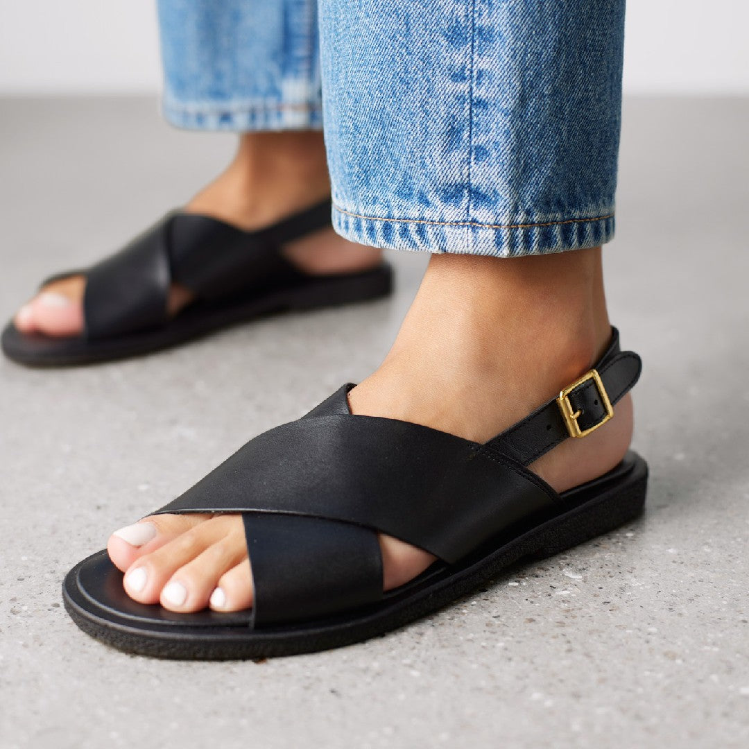 Classic crisscross sandal