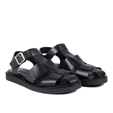 Strap sandal with buckle