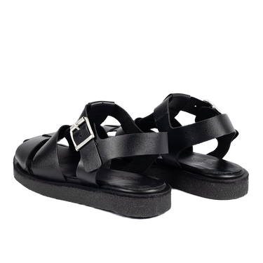 Strap sandal with buckle