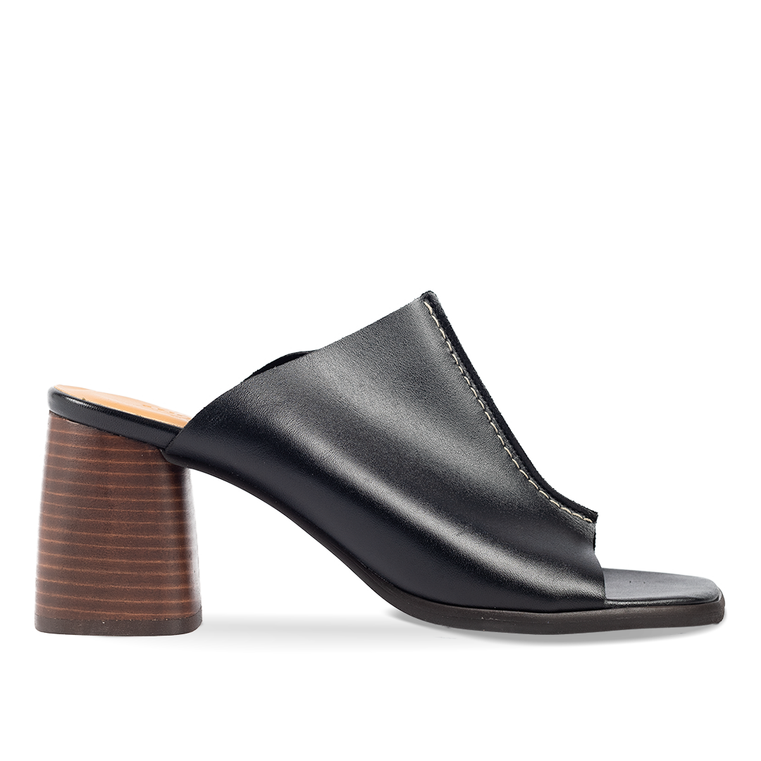 Mule with sculptural heel