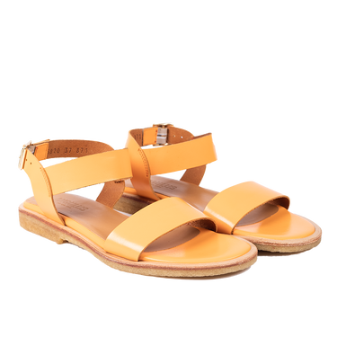Sandal with buckle