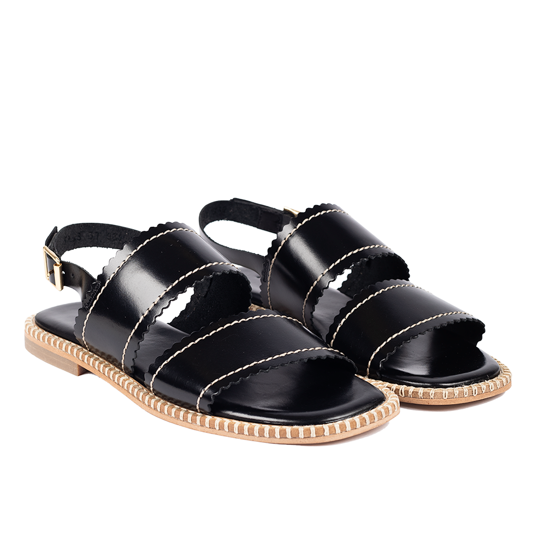 Leather sandal with wavy edges