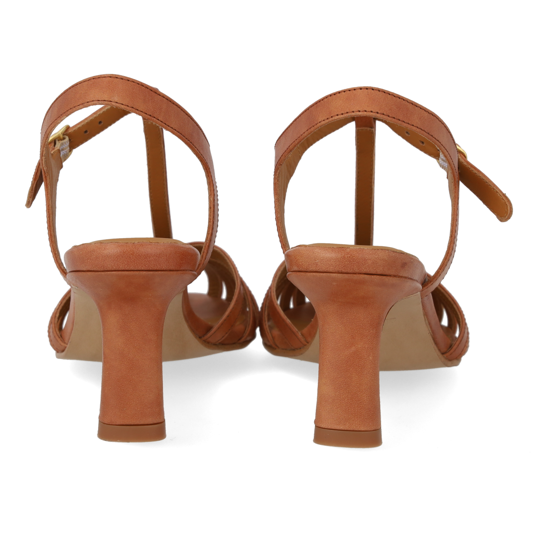 High-heeled sandal with beautiful organic front detail