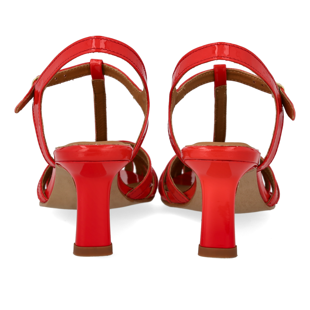 High-heeled sandal with beautiful organic front detail