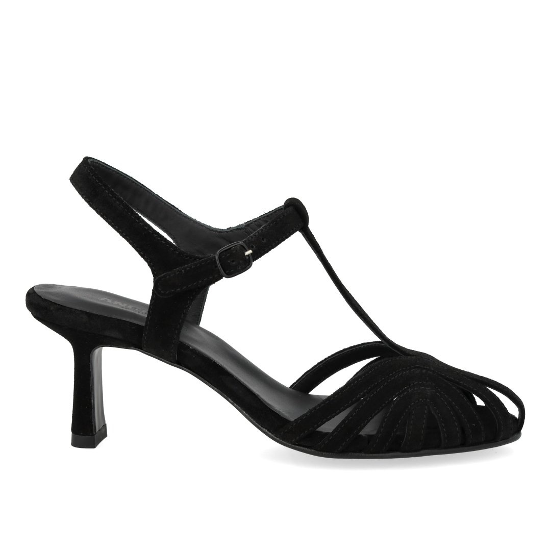 High-heeled sandal with beautiful organic front detail