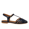 Flat sandal with beautiful organic front detail