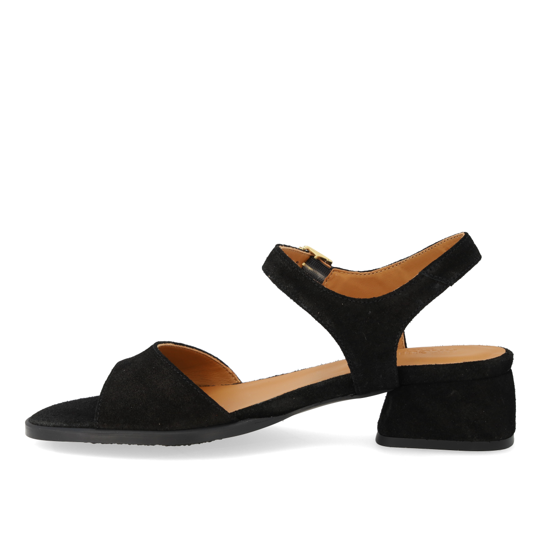 High-heeled sandal in black suede