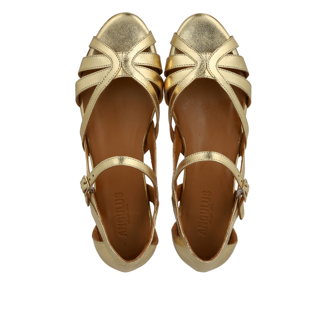 Strap sandal