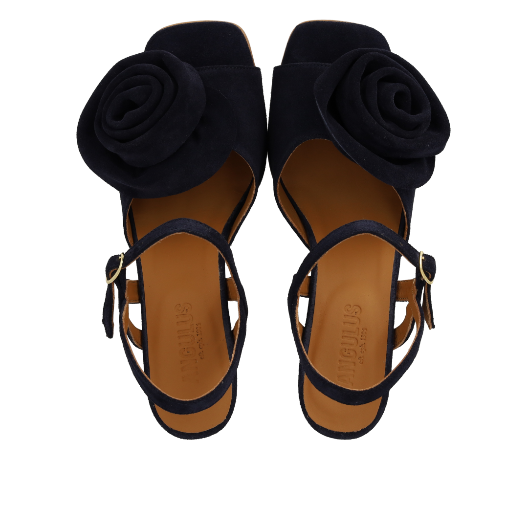 High-heeled Sandal with voluminous rose detail