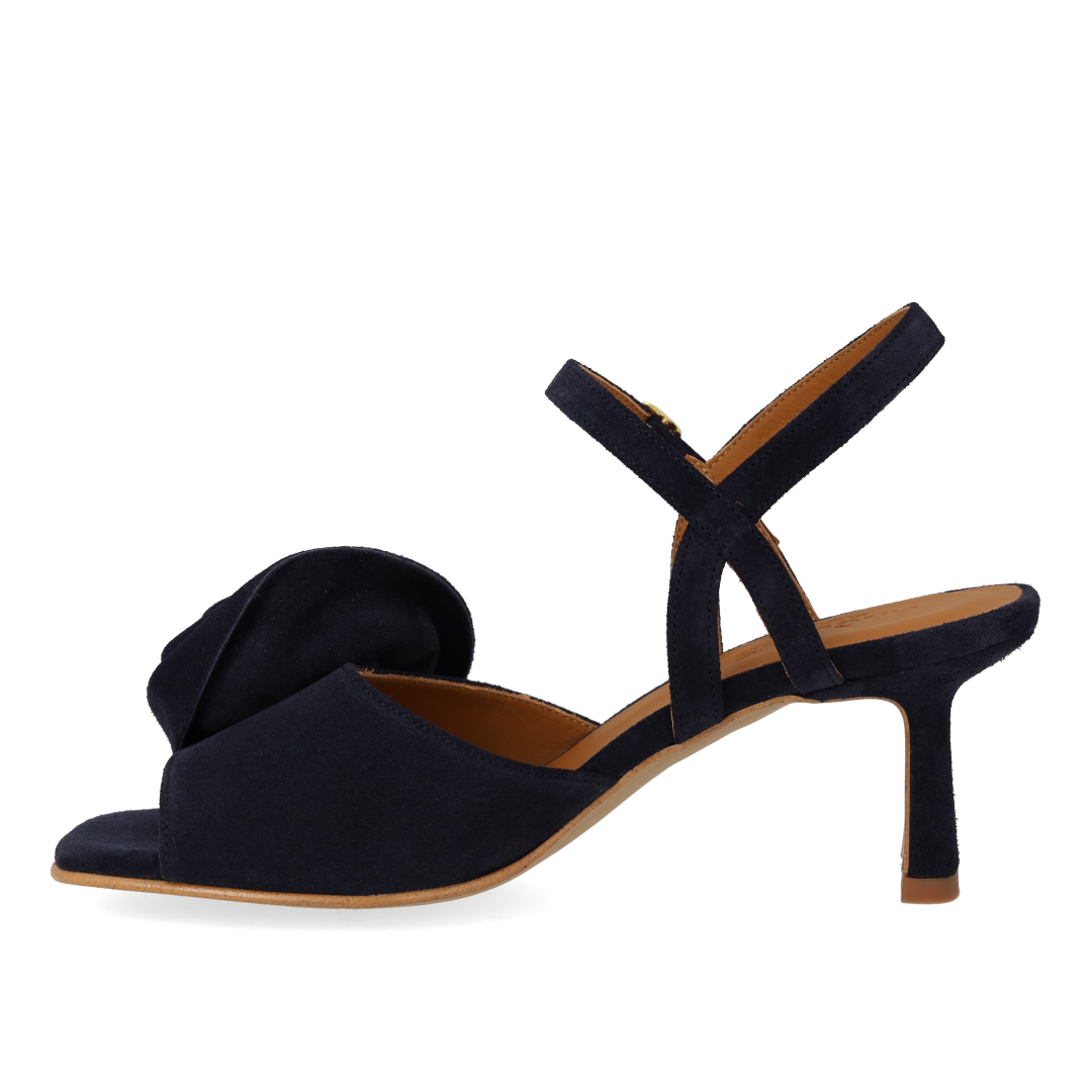 High-heeled Sandal with voluminous rose detail
