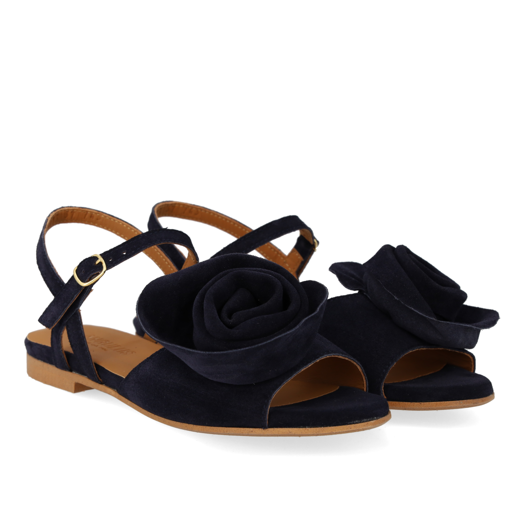 Sandal with voluminous rose detail