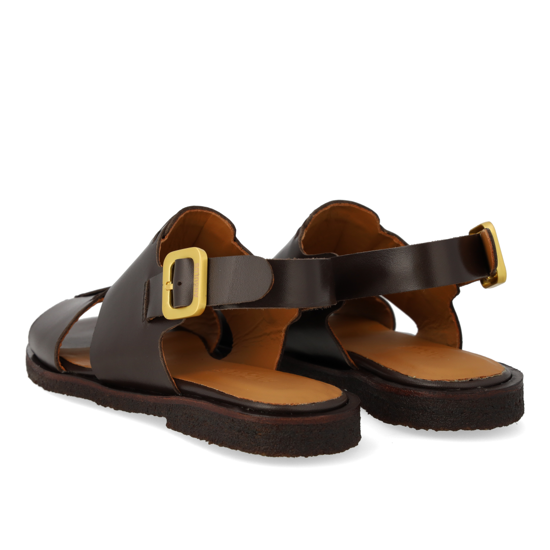 Strap sandal with stitching details