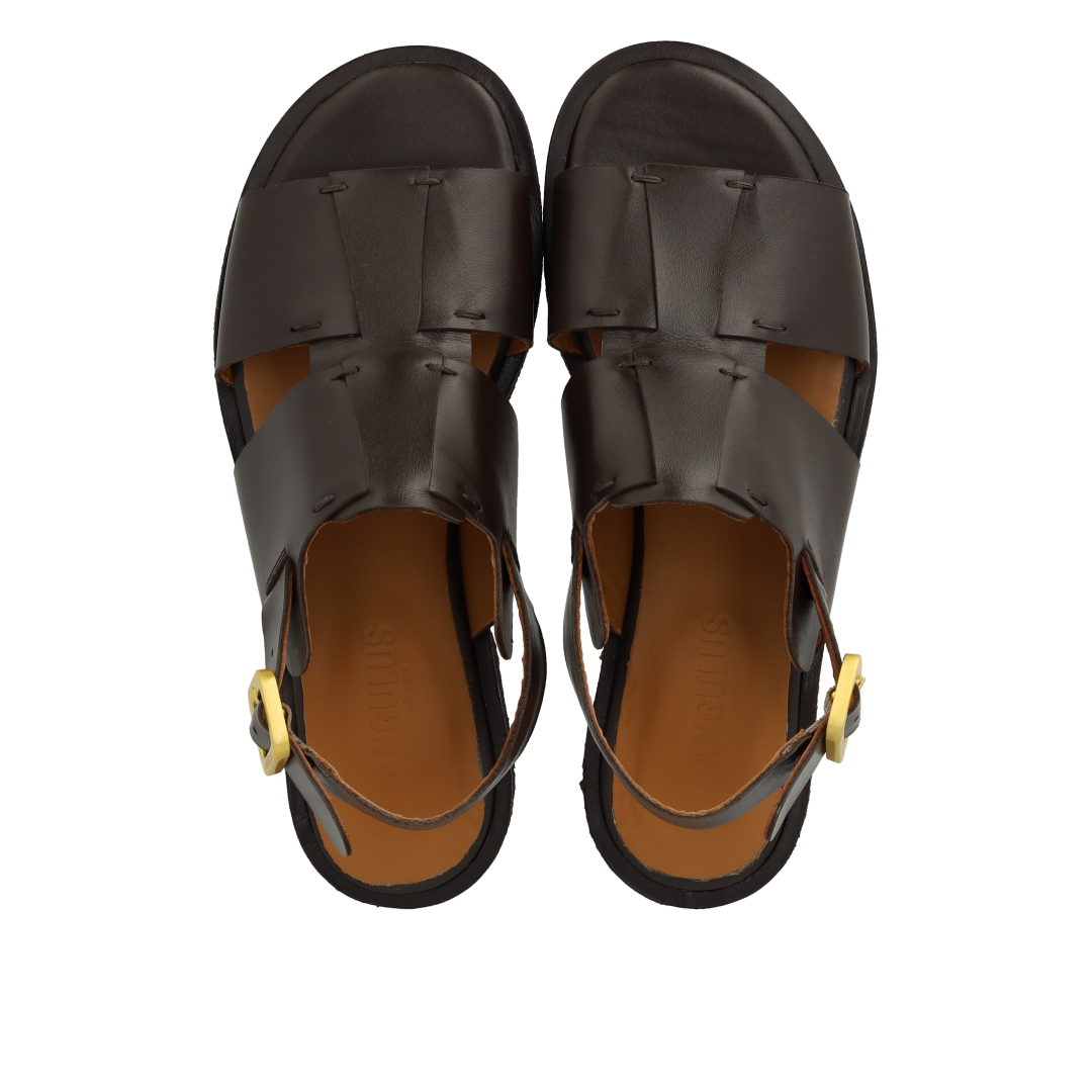 Strap sandal with stitching details