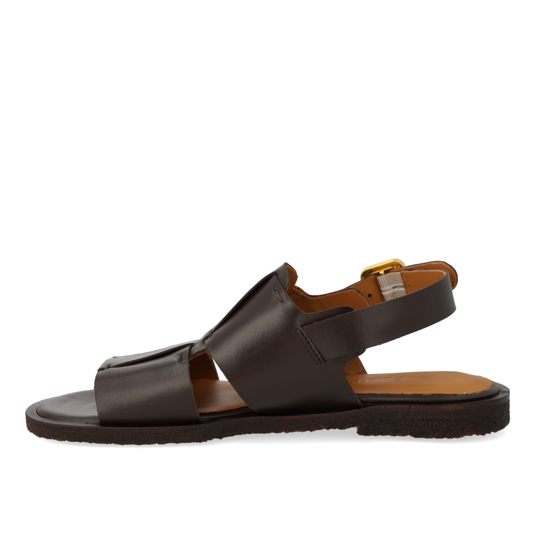Strap sandal with stitching details