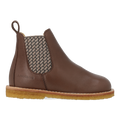 Classic Chelsea boot with elastic and zipper