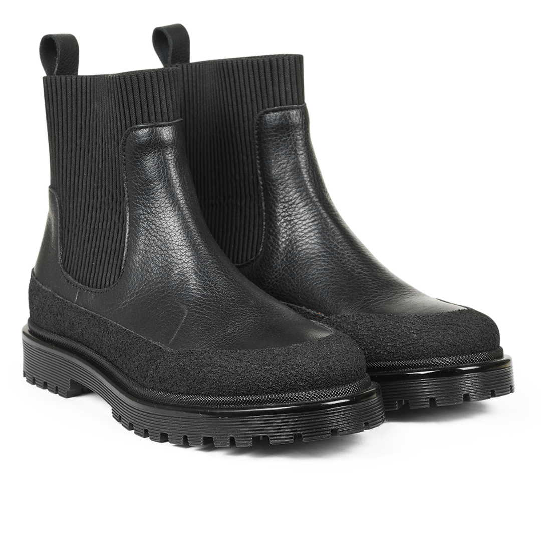 Ankle boot with elastic and track sole