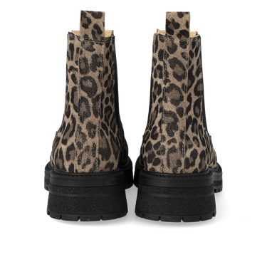 Chelsea Boot with track sole