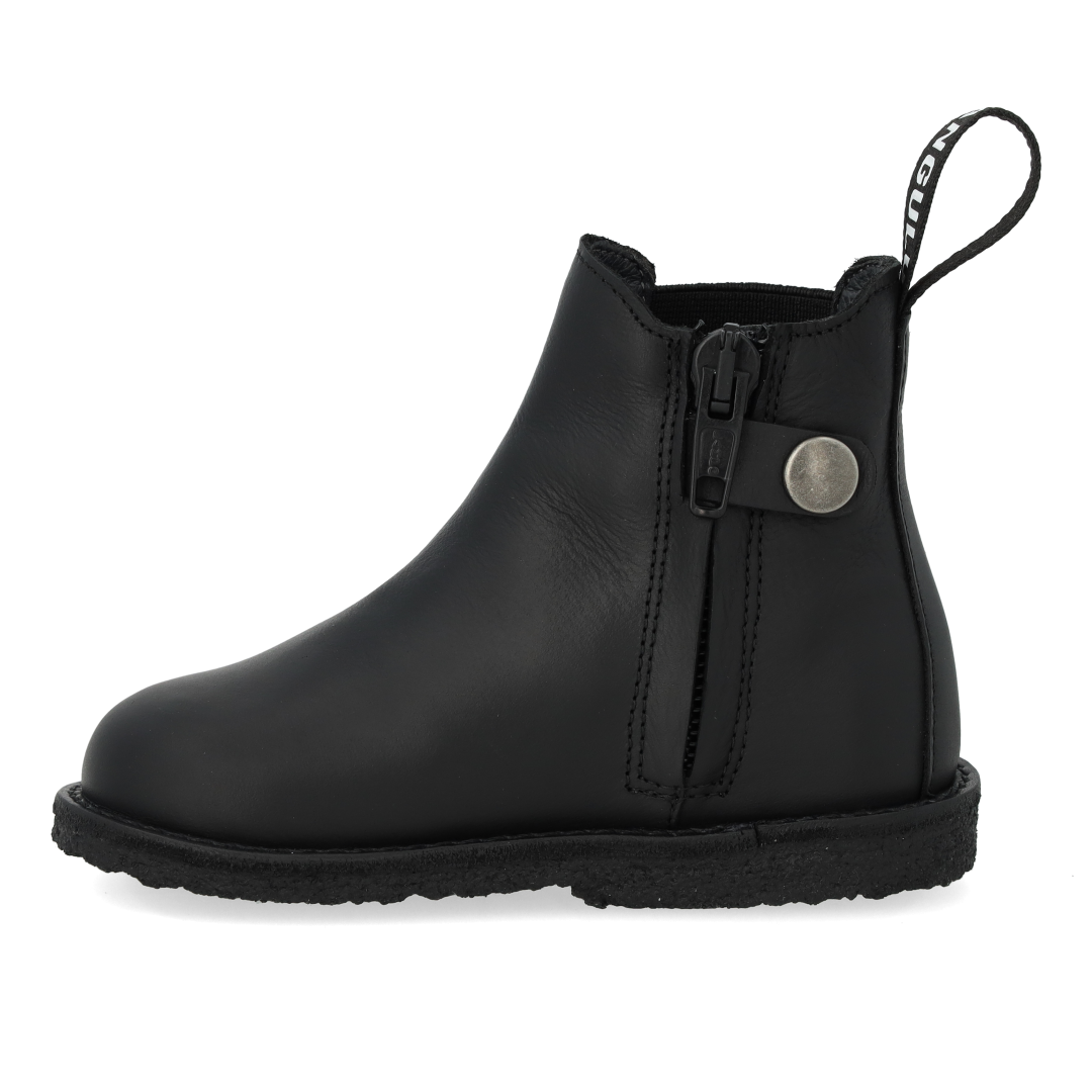 Chelsea Boot with Logo Tape and Zipper